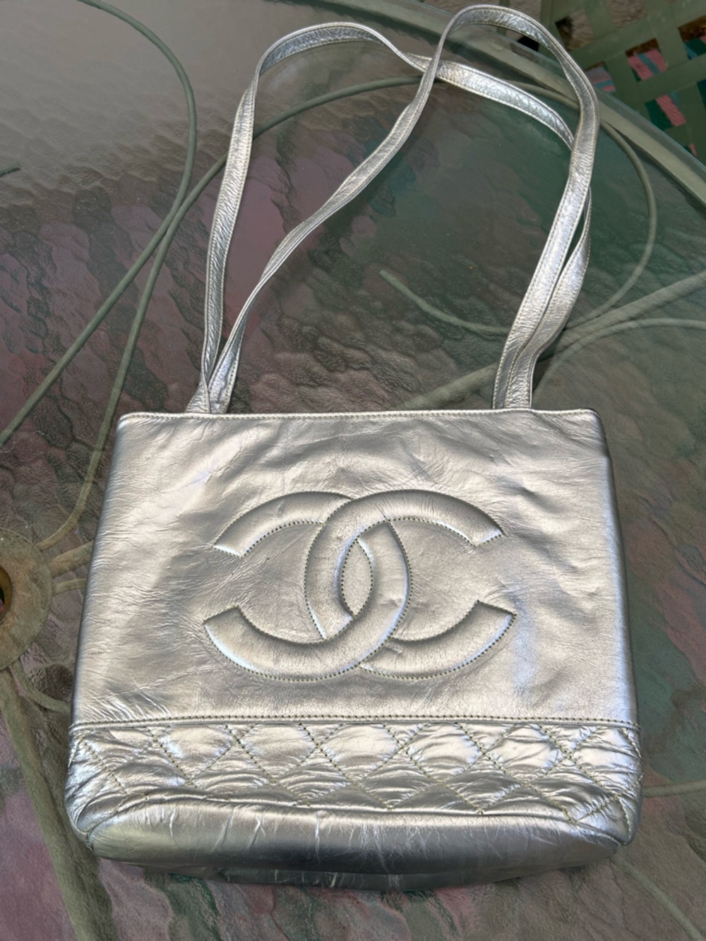 Quality quilted silver Leather tote - Picture 2 of 6